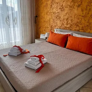 https://porta-garibaldi.taorminaitalyhotels.com