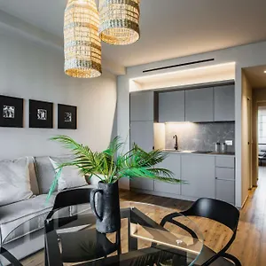 https://ferrini-home-etnea-collection.taorminaitalyhotels.com